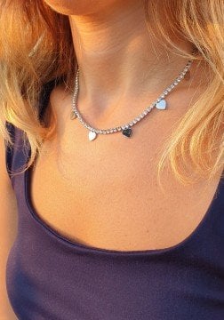 Kalpli Taşlı Çelik Kolye