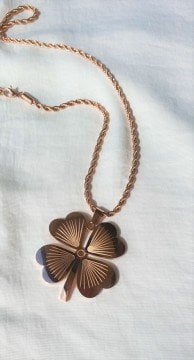 Çelik Yonca Kolye (Büyük Boy)