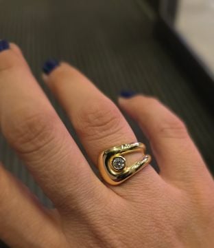 Tek Taş Geçirmeli Yüzük