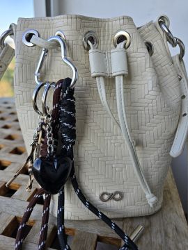 Siyah Kalp Anahtarlık