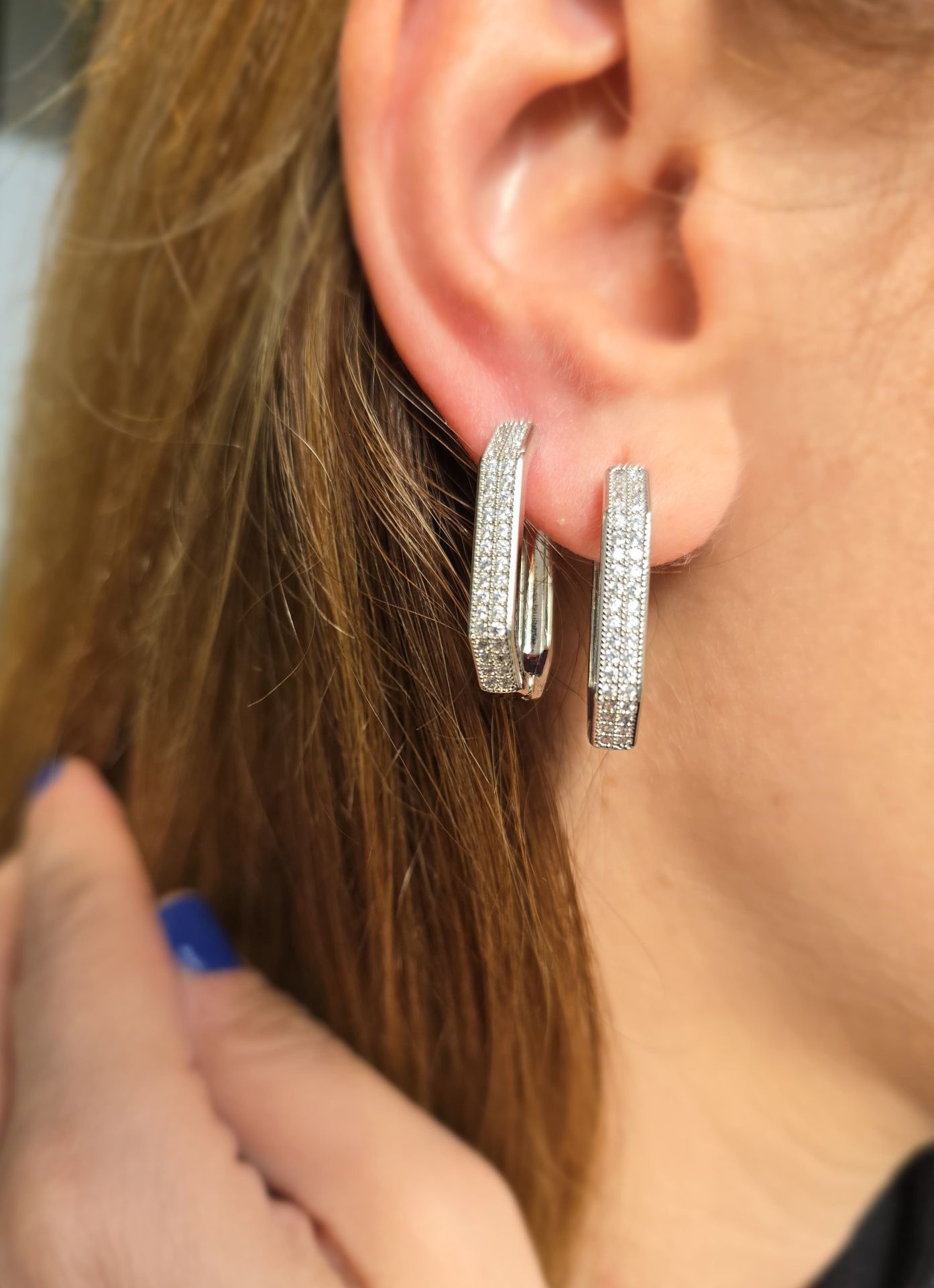 İki Sıra Taşlı Dikdörtgen Küpe