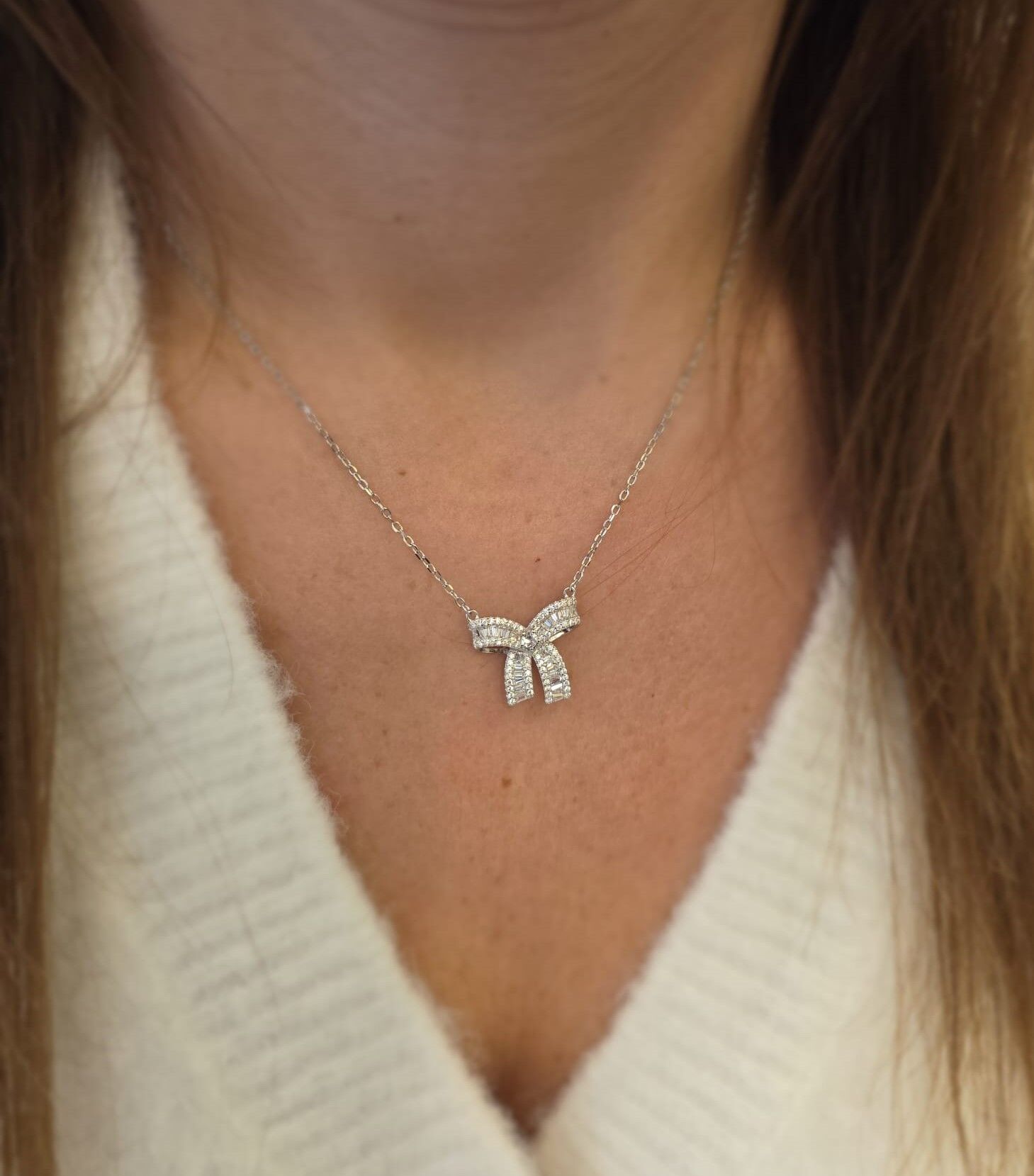 Baget Taşlı Fiyonk Kolye