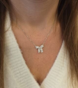 Baget Taşlı Fiyonk Kolye