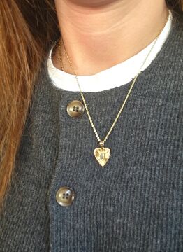 Beyaz Baget Kalp Kolye