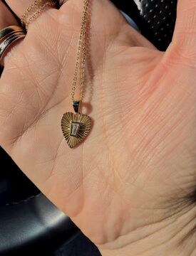 Beyaz Baget Kalp Kolye